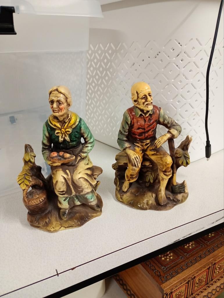 Vintage Porseleinen Beeldjes - Oud Echtpaar, Ophalen