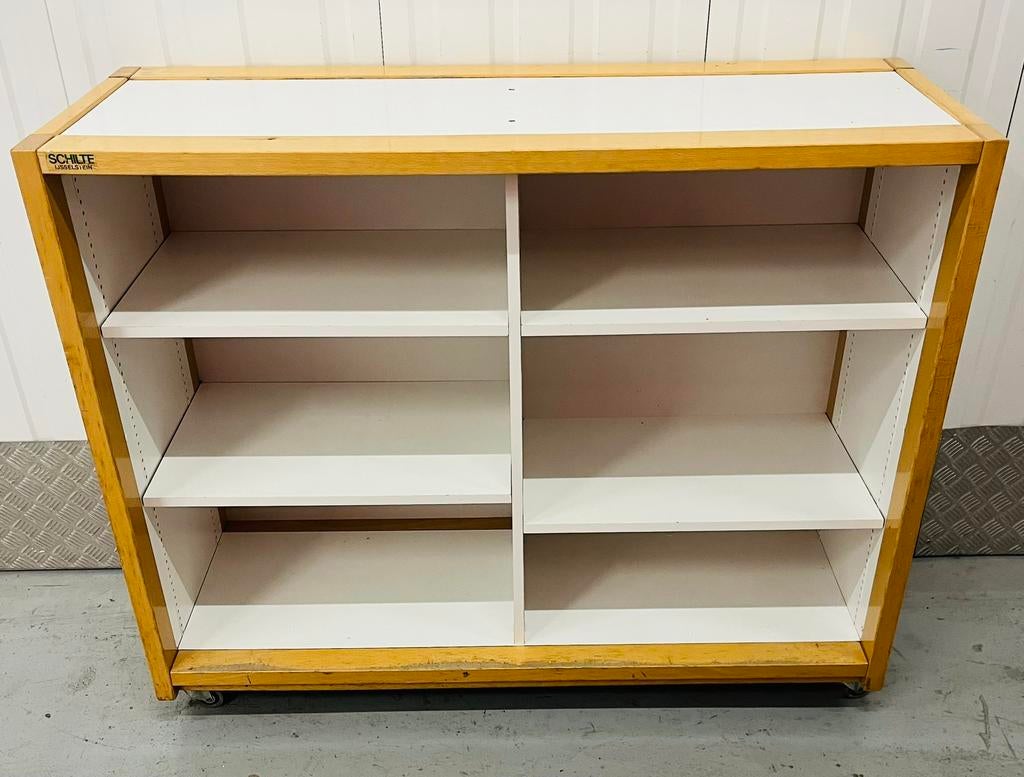 Schilte schoolkast, kieskast, speelgoedkast, kinderopvang, Ophalen, Zo goed als nieuw, 50 tot 70 cm, 105 cm of meer