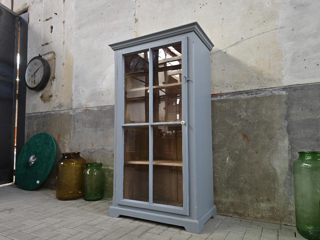 Vintage Houten Vitrinekast Blauw Grijs | Vitrine Kast Antiek
