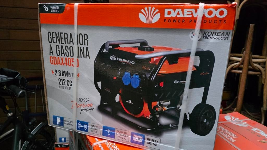 2x Nieuw in de doos Daewoo GDAX4050 Aggregaat, Doe-het-zelf en Verbouw, Ophalen, Zo goed als nieuw, Minder dan 5 kVA, Benzine