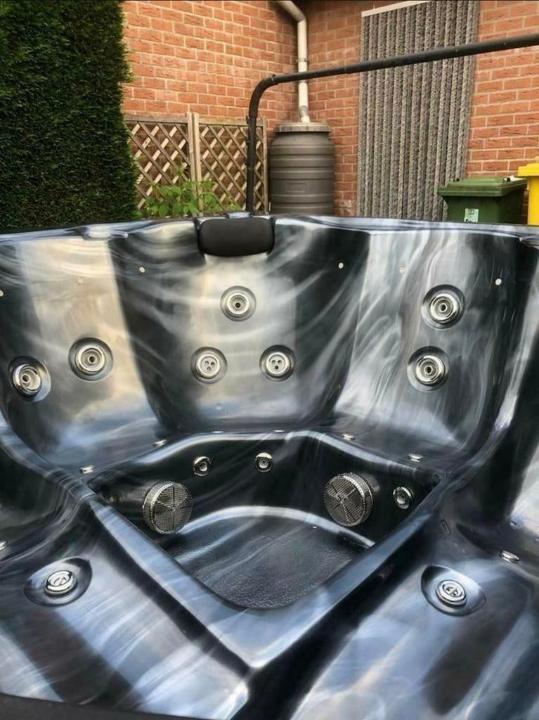 INKOOP ALLE JACUZZI'S EN ZWEMSPA'S ‼️ INKOOP ‼️, Ophalen of Verzenden