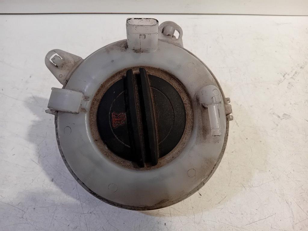 Koelvloeistof reservoir Volkswagen Golf, Auto-onderdelen, Onderdelen@venauto.nl, Van der Ven Autorecycling B.V., Gebruikt, Ettenseweg 76, 4706 PB Roosendaal, The Netherlands