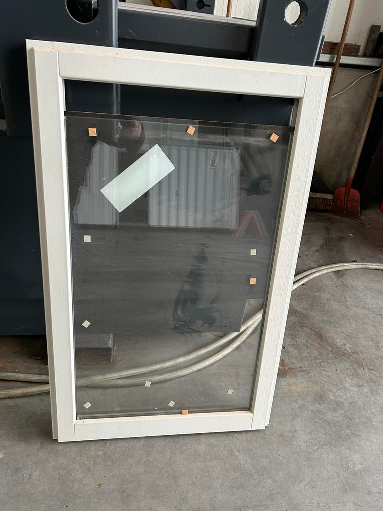 Hard houten Kozijntje met dubbelglas / tuinhuis / Schuurtje, Ophalen of Verzenden, Zo goed als nieuw, Hout, Raamkozijn