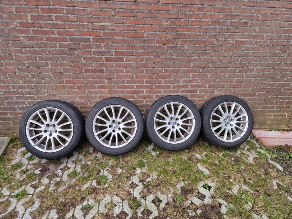 Volvo V60 17 inch winter set, Ophalen, 215 mm, Banden en Velgen, 17 inch