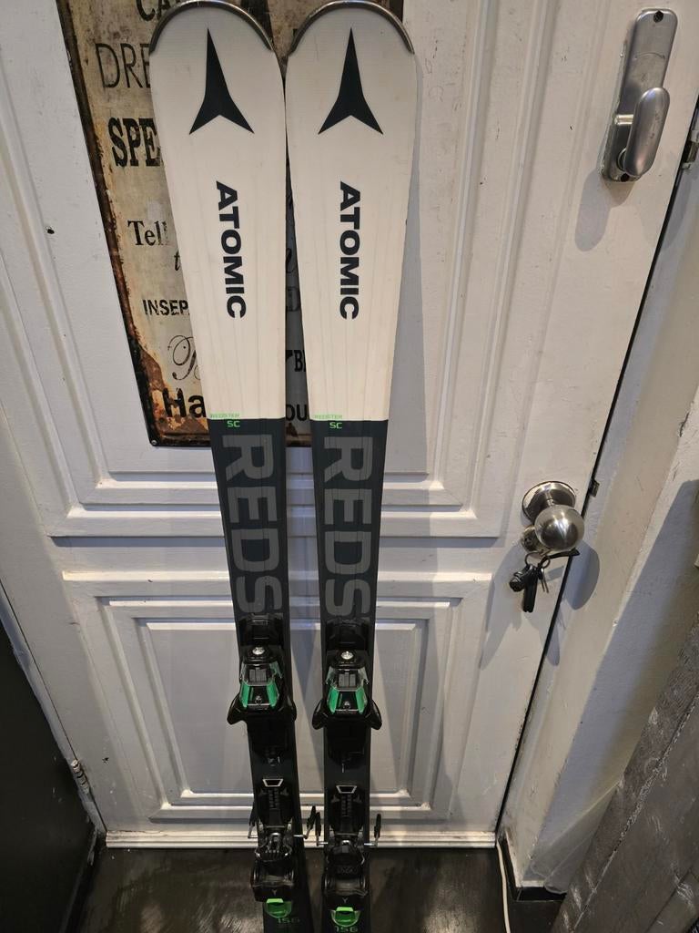 156cm ATOMIC REDSTER SC ALL SNEUW CARVE SKIS, Sport en Fitness, Skiën en Langlaufen, 160 tot 180 cm, Ophalen of Verzenden, Zo goed als nieuw