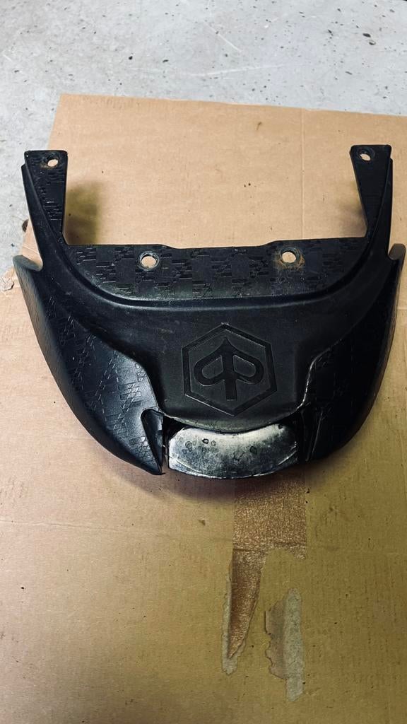 Te koop zip sp achter vleugel met verlichting unit, Fietsen en Brommers, Brommeronderdelen | Scooters, Ophalen of Verzenden, Zo goed als nieuw