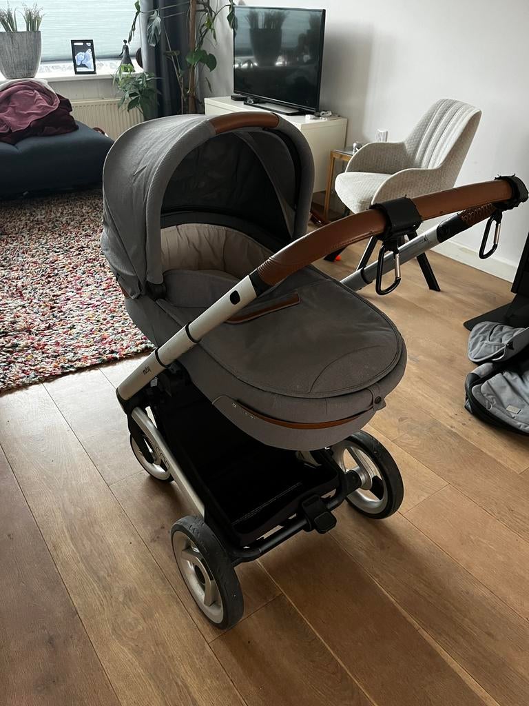 Alles in 1 Kinderwagen mutsy grijs - nieuwe bekleding, Kinderen en Baby's, Kinderwagens en Combinaties, Zo goed als nieuw, Mutsy