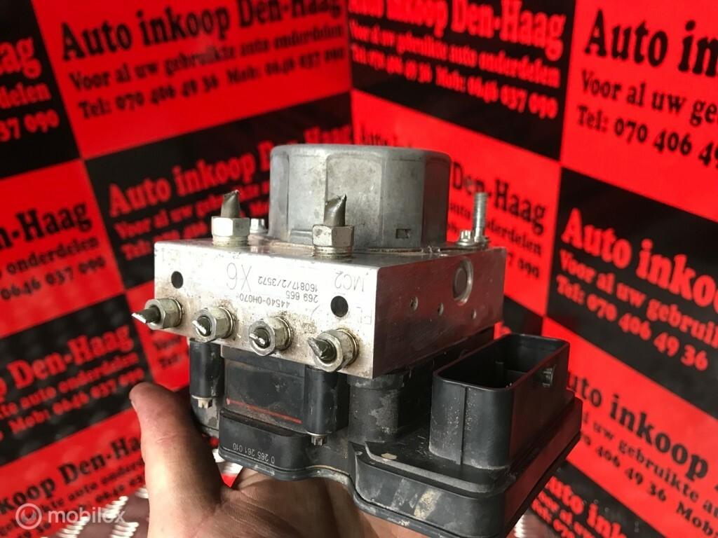 Toyota Aygo/C1/108 ('14-'18) 1.0 12V ABS POMP 445400H070, Ophalen of Verzenden, Gebruikt