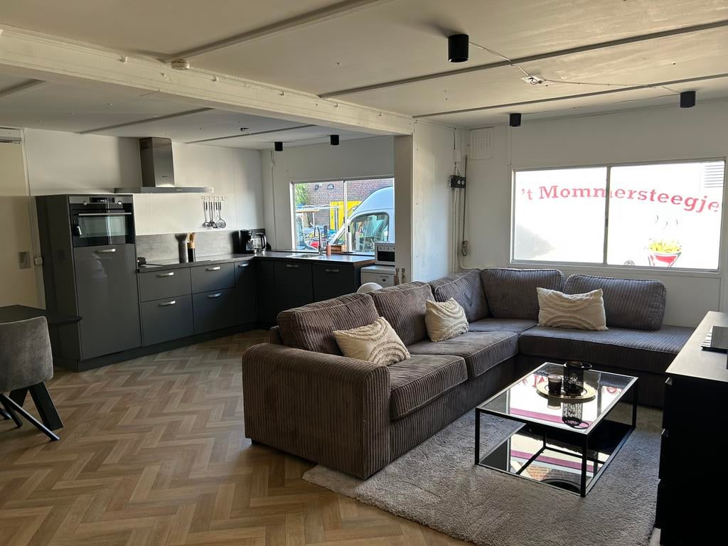 Instapklare woon unit 90 m2, Ophalen, Gebruikt