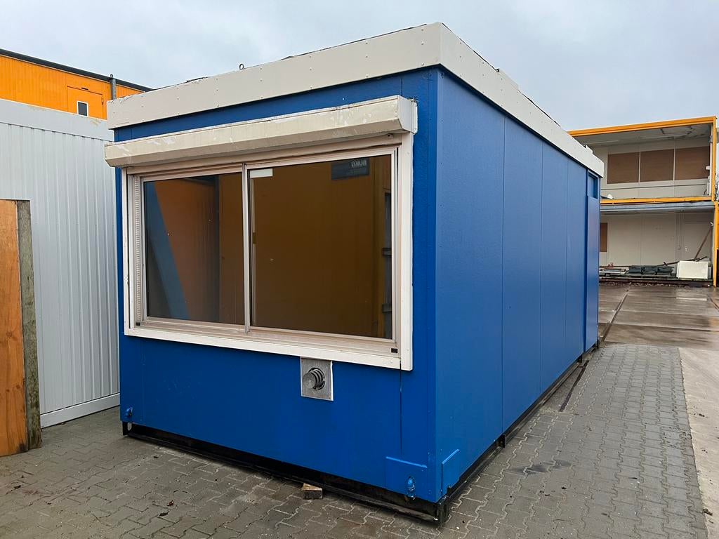 Kantoorunit / uitvoerderskeet / directiekeet, Ophalen