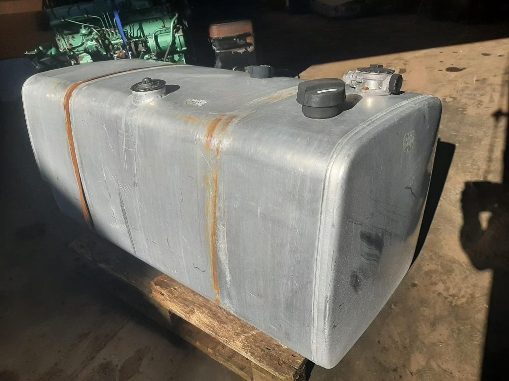volvo brandstoftank met hydrauliek deel en mercedes + daf, Auto-onderdelen, Vrachtwagen-onderdelen, Ophalen, Gebruikt, Volvo, Brandstofsystemen