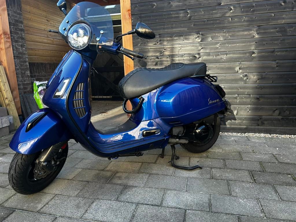 Vespa gts 300 ie motorscooter, Fietsen en Brommers, Scooters | Vespa, Zo goed als nieuw, Overige modellen, Benzine, Ophalen