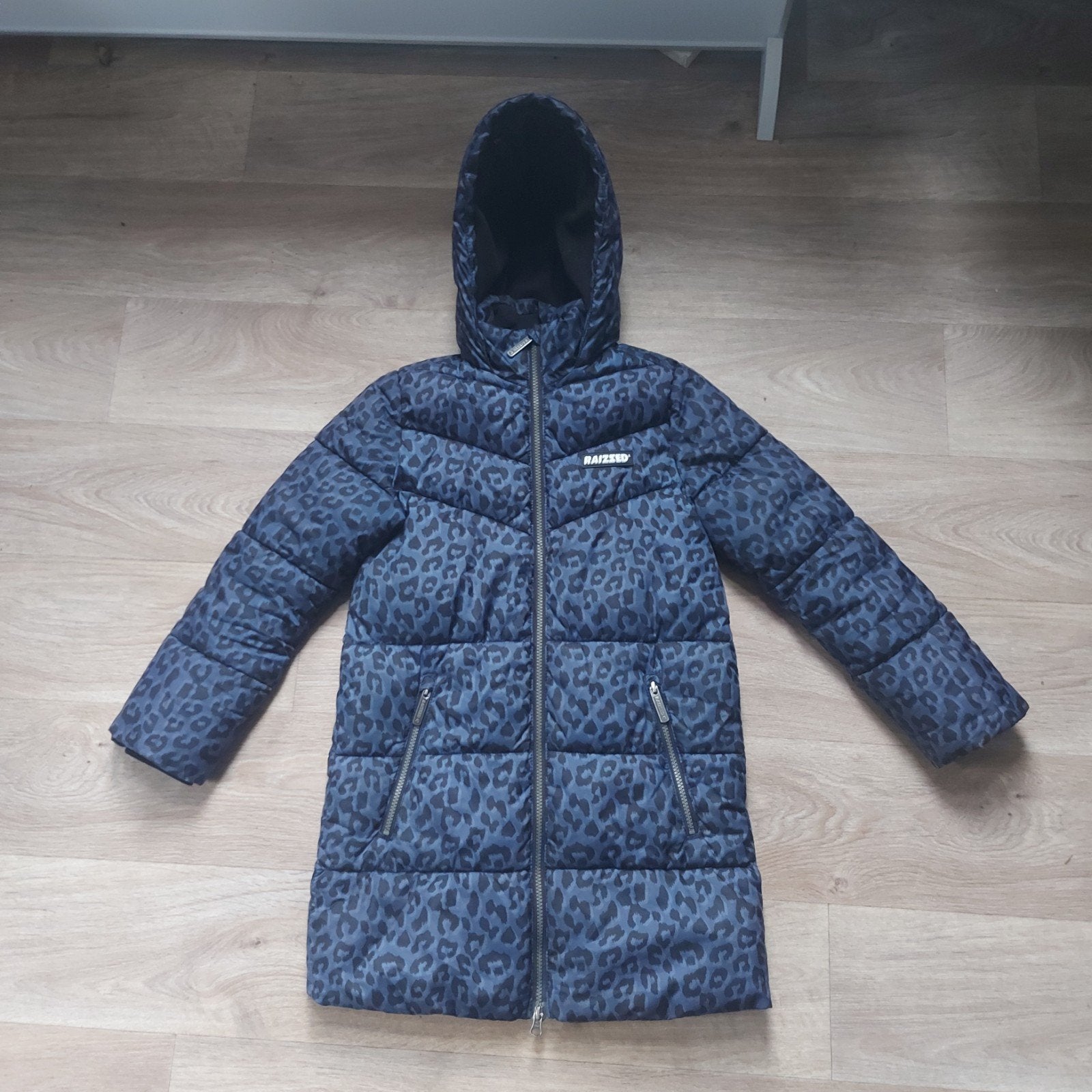 Warme winterjas met luipaardprint - Maat 140, Meisje, Ophalen of Verzenden, Zo goed als nieuw, Raizzed