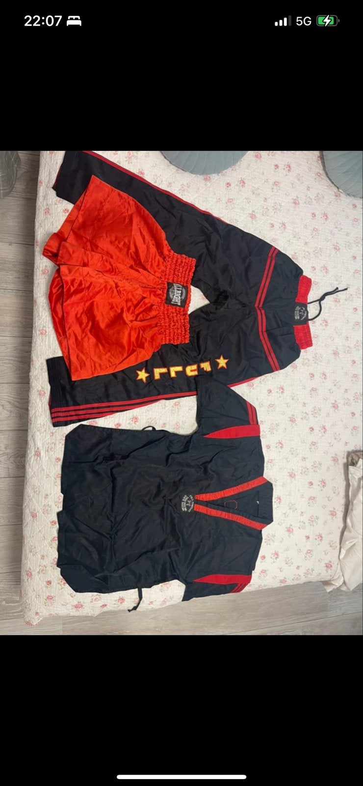 Vechtsportkleding: Taekwondo pak en kickboksbroekjes, Gebruikt, Taekwondo, Vechtsportpak, Maat M