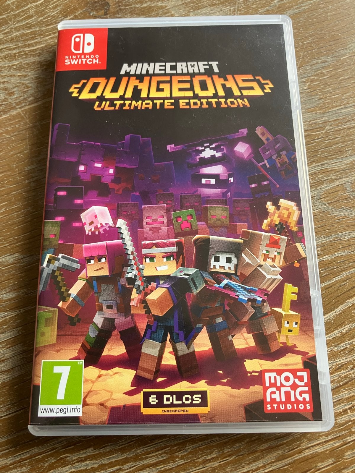 Minecraft Dungeons Ultimate Edition - Nintendo Switch, Ophalen of Verzenden, Zo goed als nieuw, Switch Original, Met games
