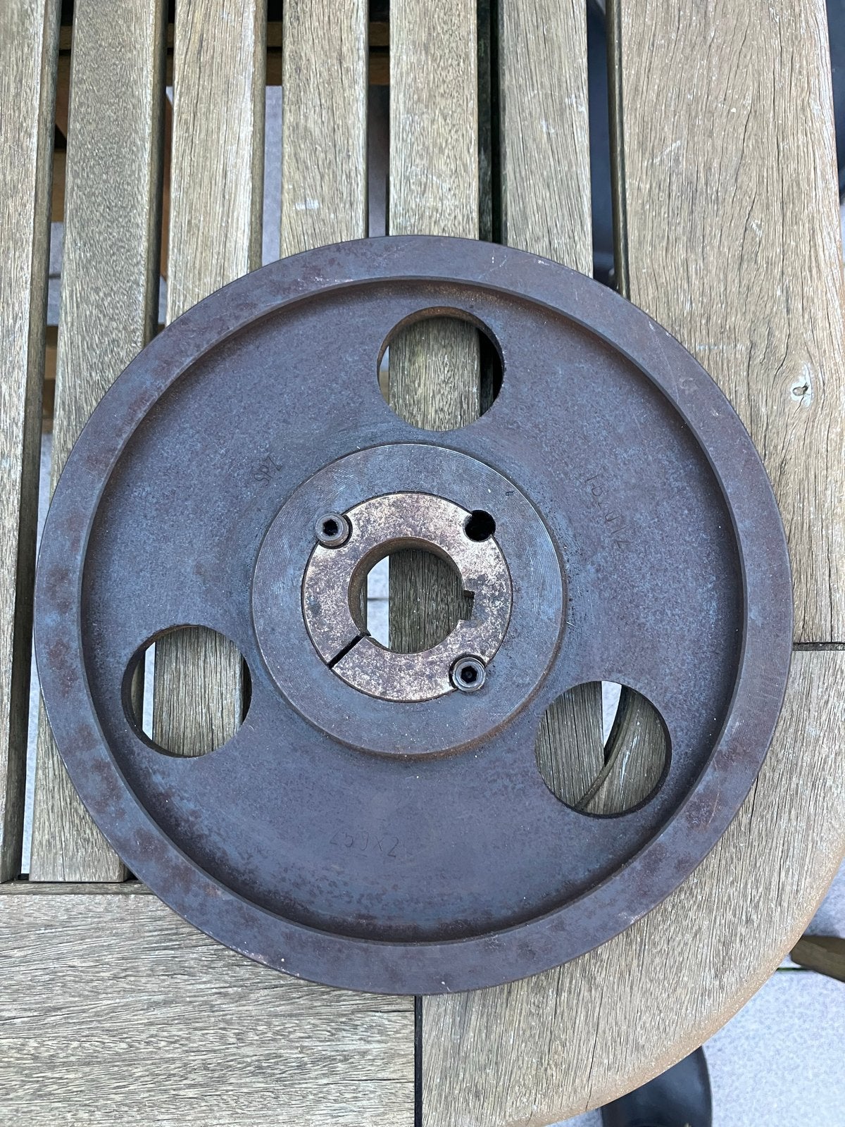 Gietijzeren Poelie met Taps Spanbus - 200mm Diameter, Ophalen