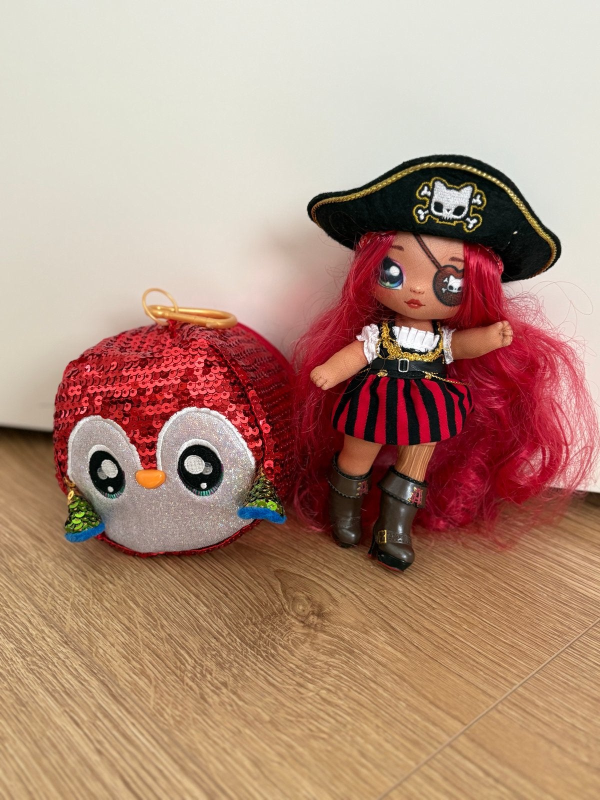 Na! Na! Na! Surprise Becky Buckaneer Serie 5, Kinderen en Baby's, Speelgoed | Poppen, Ophalen of Verzenden, Zo goed als nieuw
