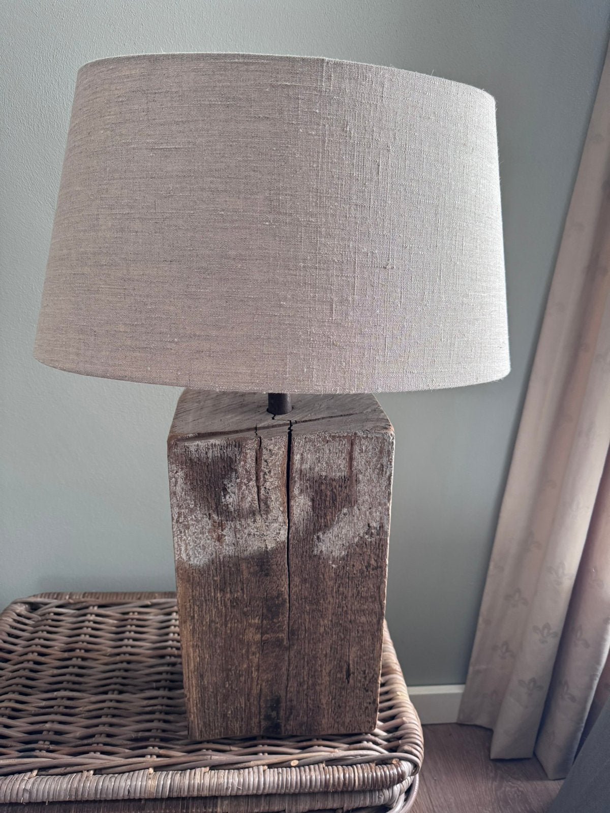 Stoere tafellamp ca 74 hoog, Ophalen, Zo goed als nieuw, Hout, Rechthoekig