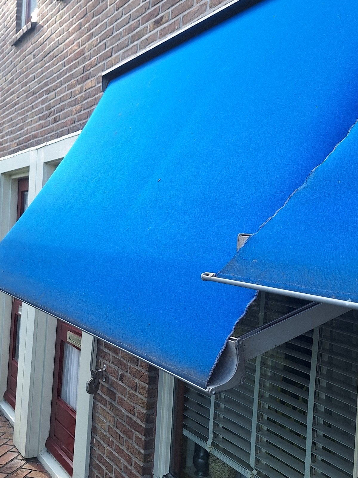 Blauw zonnescherm - Gebruikt, Tuin en Terras, Zonneschermen, Gebruikt, Ophalen of Verzenden, Minder dan 250 cm, 150 tot 300 cm