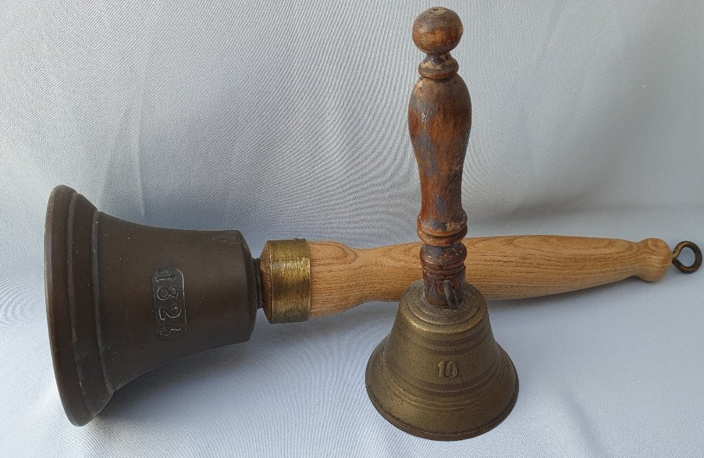 Antieke bronzen handbellen (2 stuks), Verzenden