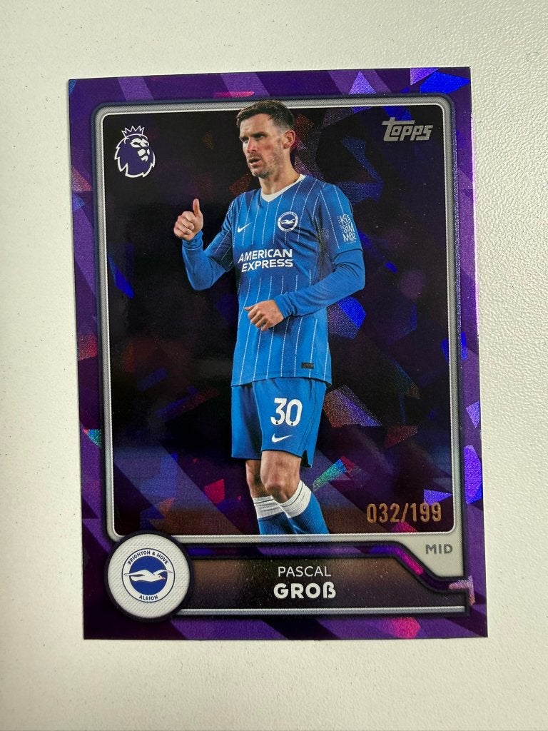 85 Pascal Gross /199 Purple Topps Premier League 2026-27, Ophalen of Verzenden, Nieuw, Buitenlandse clubs, Poster, Plaatje of Sticker