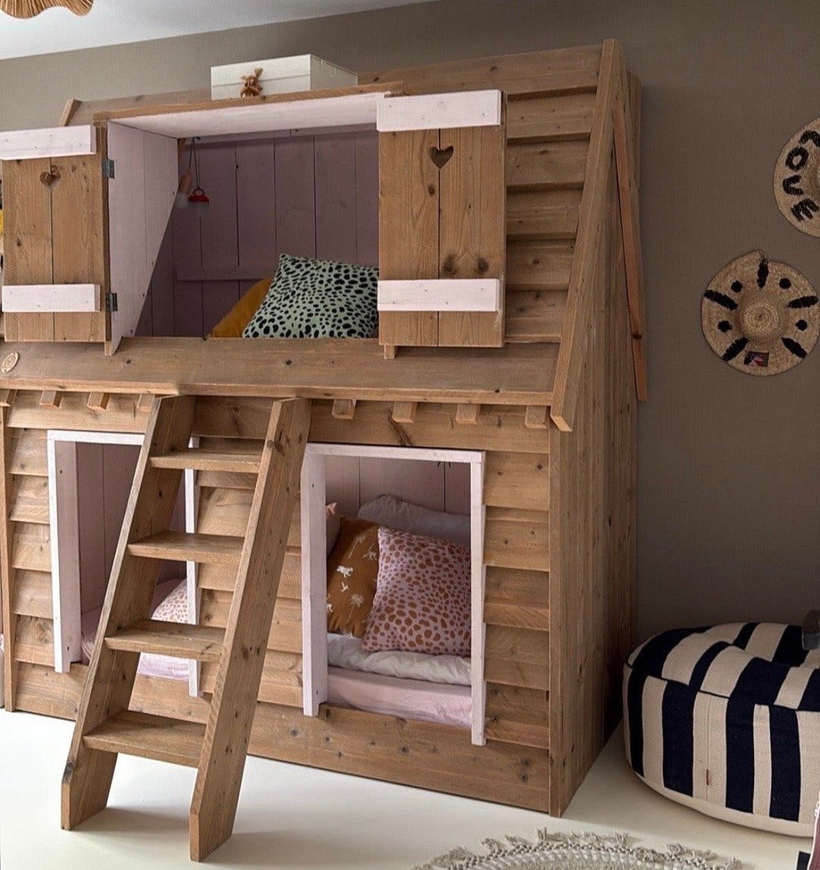 Eerste eigenaar Uniek Huisbed stapelbed Saartje Prum, Ophalen, 85 tot 100 cm, Zo goed als nieuw, Hoogslaper of Stapelbed