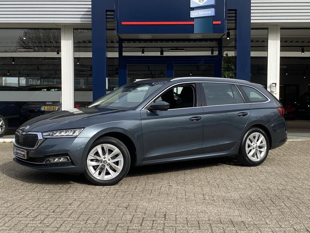 Skoda Octavia Combi 1.0 e-TSI Business Edition Plus / Automa, Stof, Gebruikt, 1253 kg, Hybride Elektrisch/Benzine
