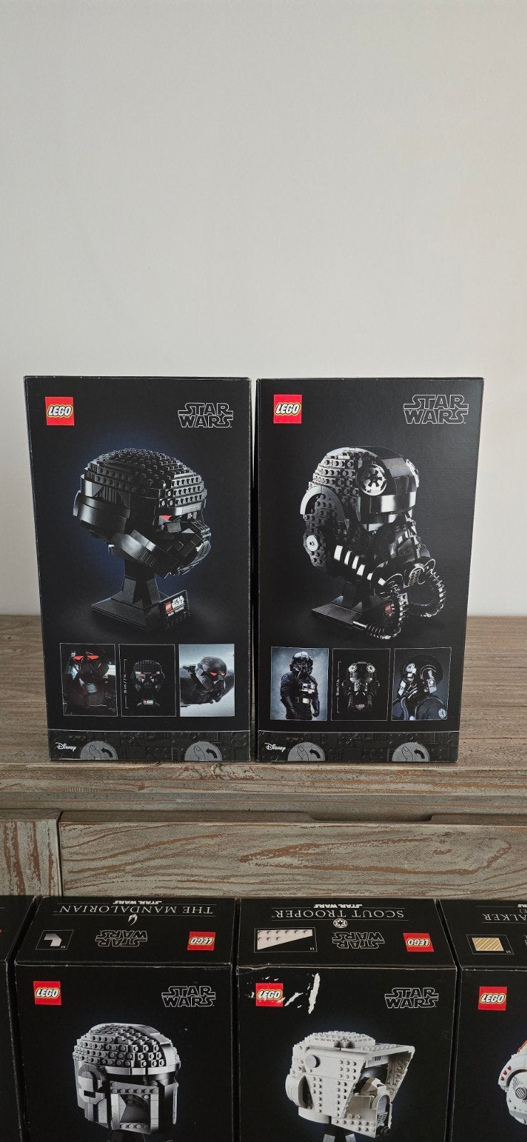 Foto 11 van Bijna complete Star Wars Lego Helmet Collectie (14 stuks).