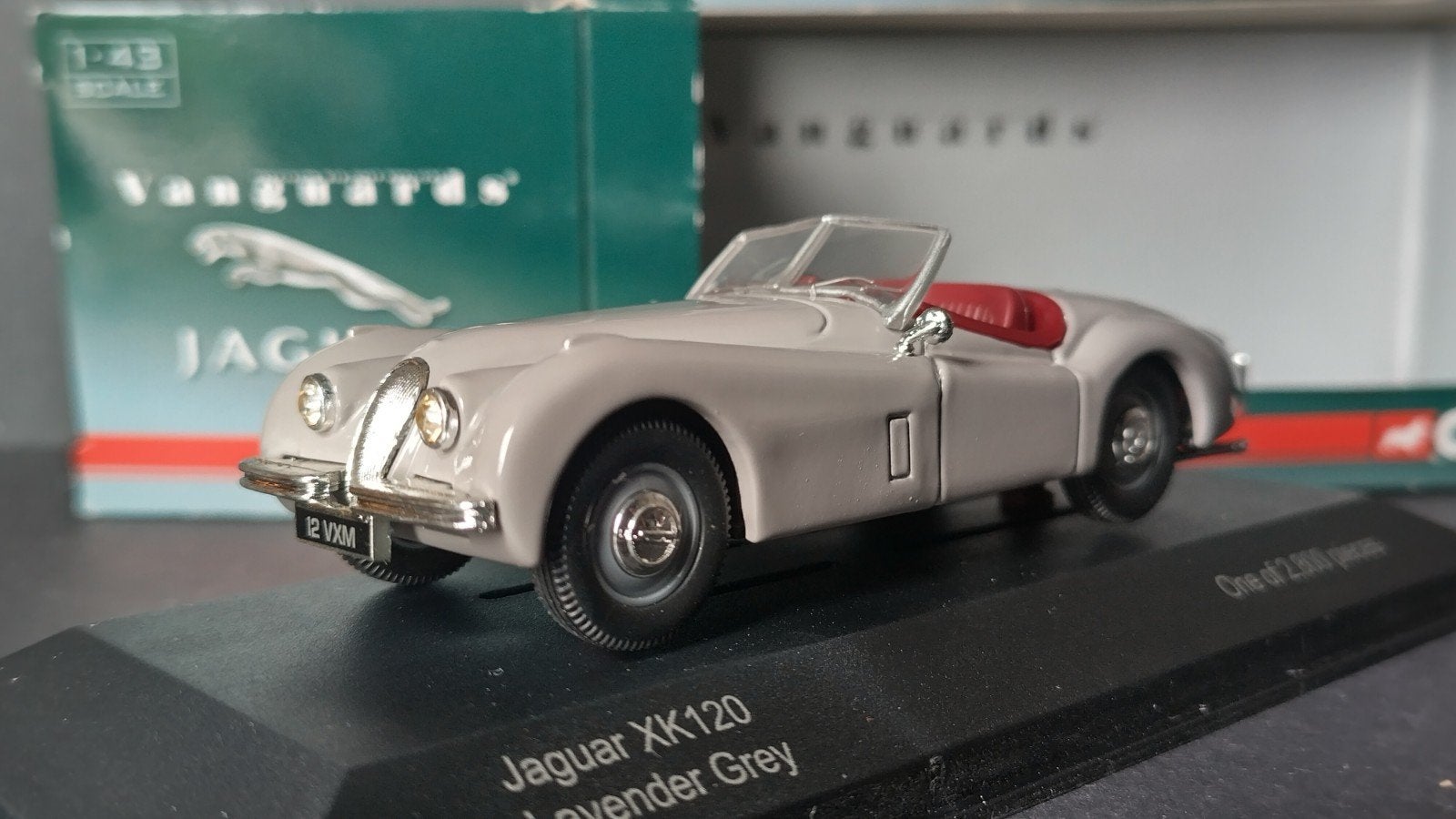 Jaguar XK 120 lavender Grey 1:43 Vanguards Pol, Hobby en Vrije tijd, Modelauto's | 1:43, Overige merken, Auto, Verzenden, .