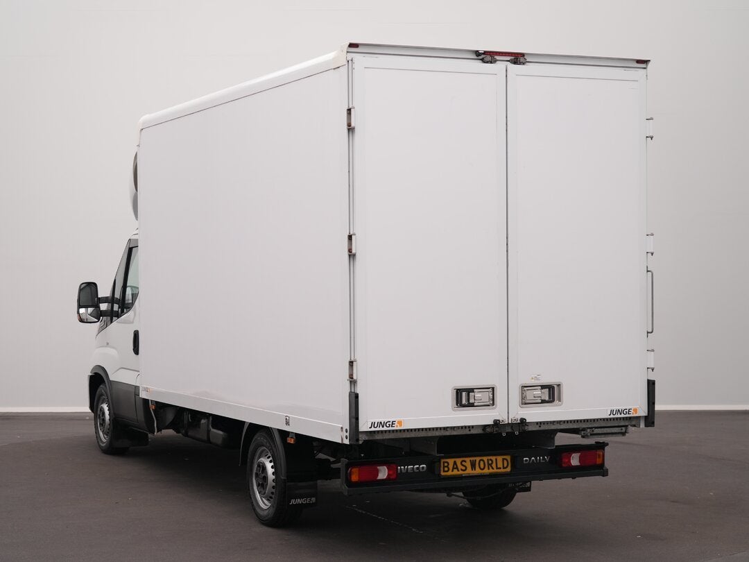 Iveco Daily 35S16 4X2 Gesloten bak Automaat Achterdeuren 160, Auto's, Automaat, Gebruikt, Euro 6, Iveco
