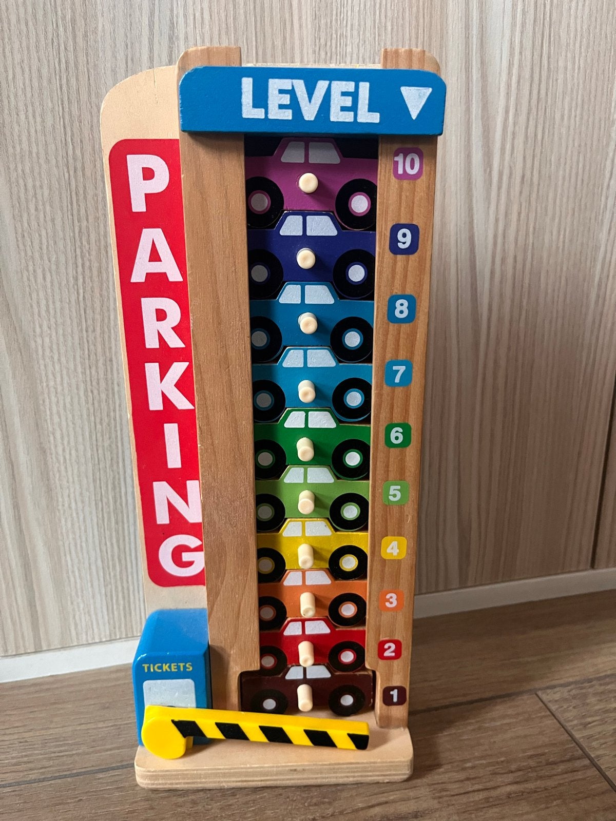 Houten stapelgarage met 10 auto's - Educatief speelgoed, Ophalen of Verzenden, Gebruikt, Overige typen