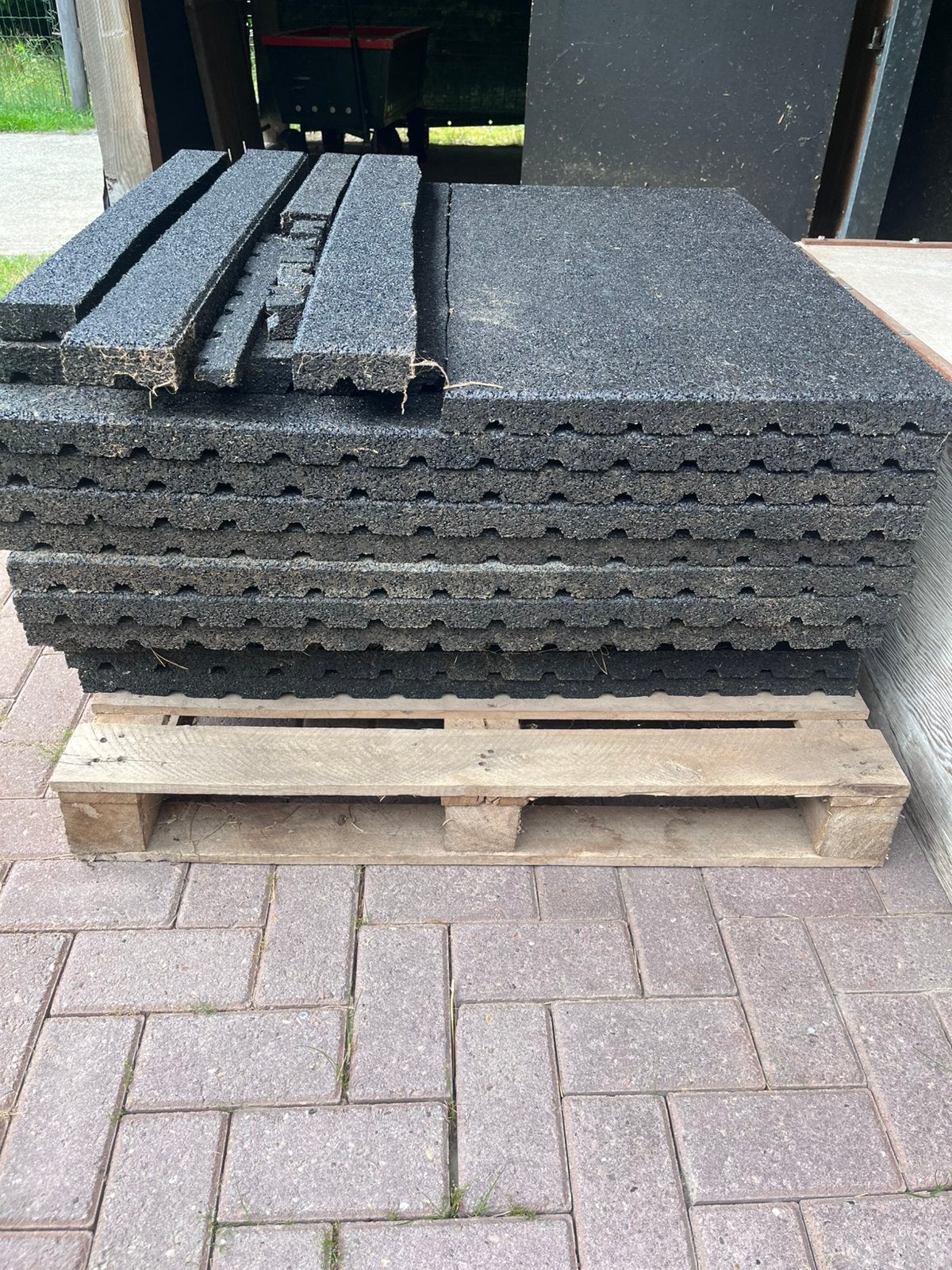 Rubber staltegel granulaat vochtdoorlatend 100x100x4, Ophalen, Zo goed als nieuw, Overige materialen