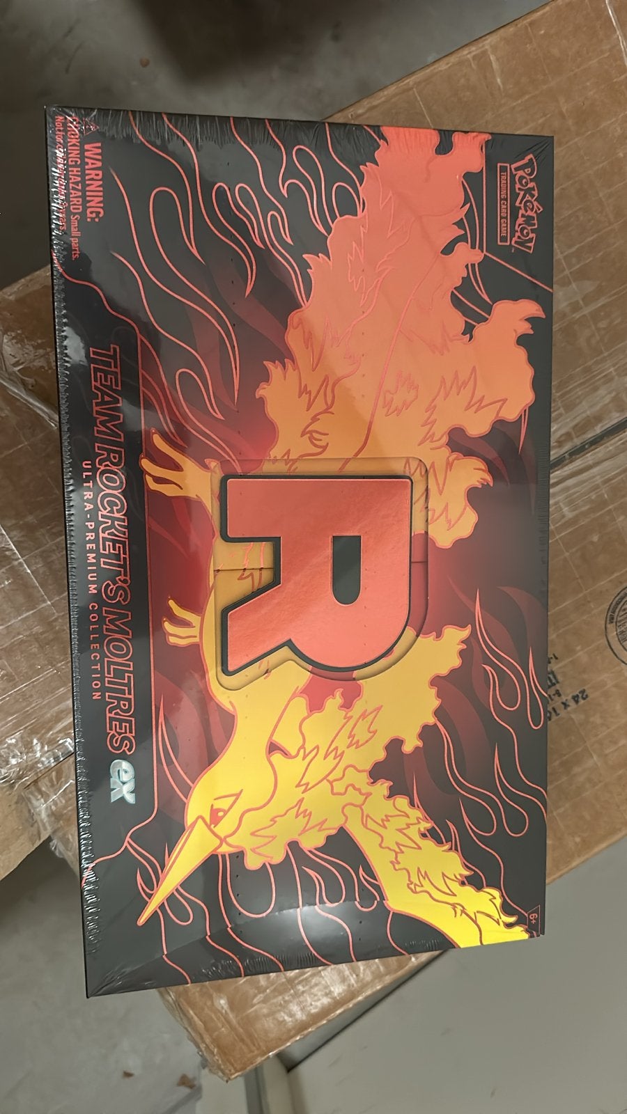 Pokémon TCG Team Rocket's Moltres ex Ultra-Premium Collectie, Ophalen of Verzenden, Nieuw, Overige typen