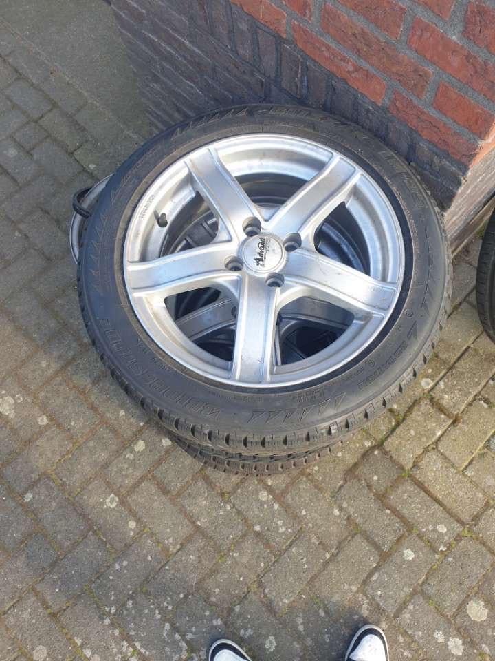 Suzuki swift banden+ velgen, Auto-onderdelen, Banden en Velgen, Ophalen of Verzenden, 15 inch, Zomerbanden, Band(en)