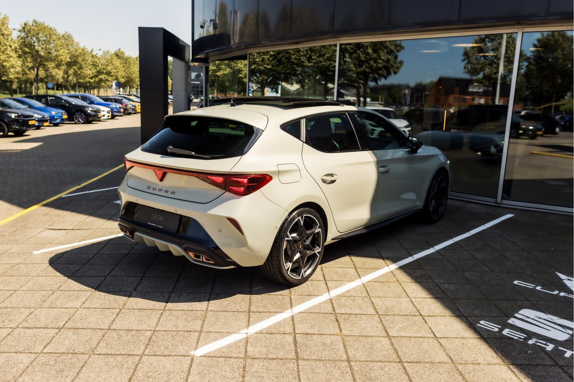 Foto 12 van CUPRA Leon 1.5 TSI e-Hybrid VZ Performance €4500,- voordee
