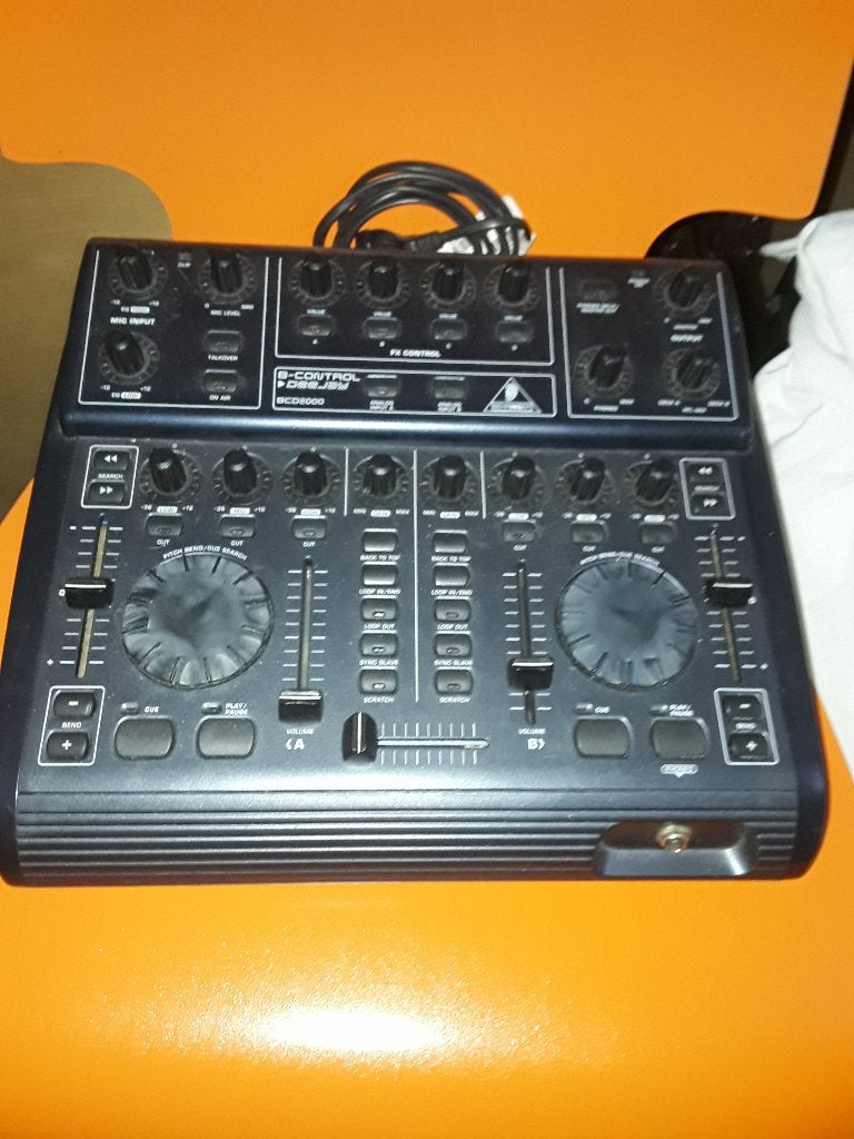 Behringer bcd2000 dj controller, Ophalen, Gebruikt, Behringer