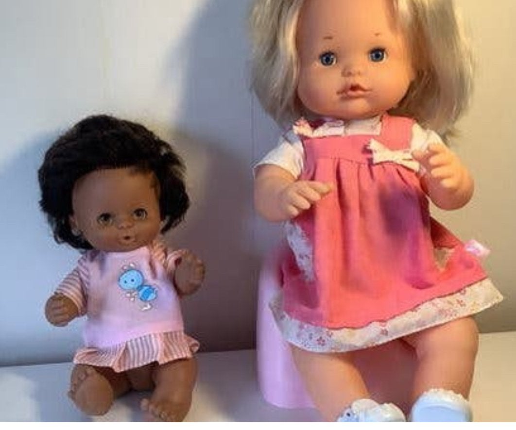 Twee schattige MERK ;Famosa poppen, Kinderen en Baby's, Ophalen of Verzenden, Zo goed als nieuw, Babypop