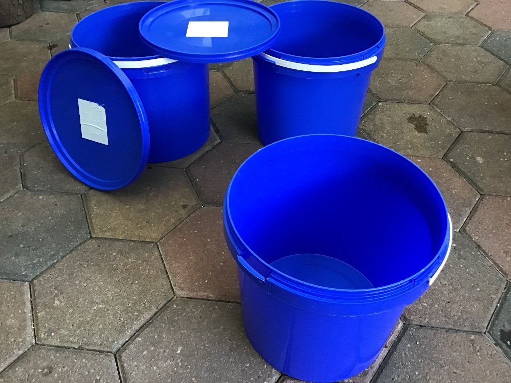 10 liter emmers, Ophalen, Zo goed als nieuw, Kunststof, Met deksel