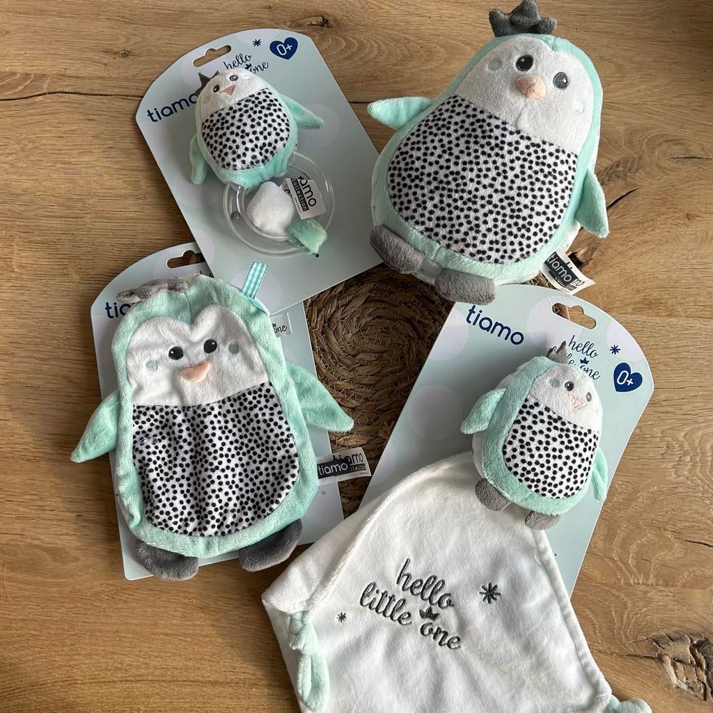 Tiamo Giftset: Knuffeldoekje, Rammelaar, Knuffel & Speenkoor, Ophalen of Verzenden, Nieuw, Kraamcadeau