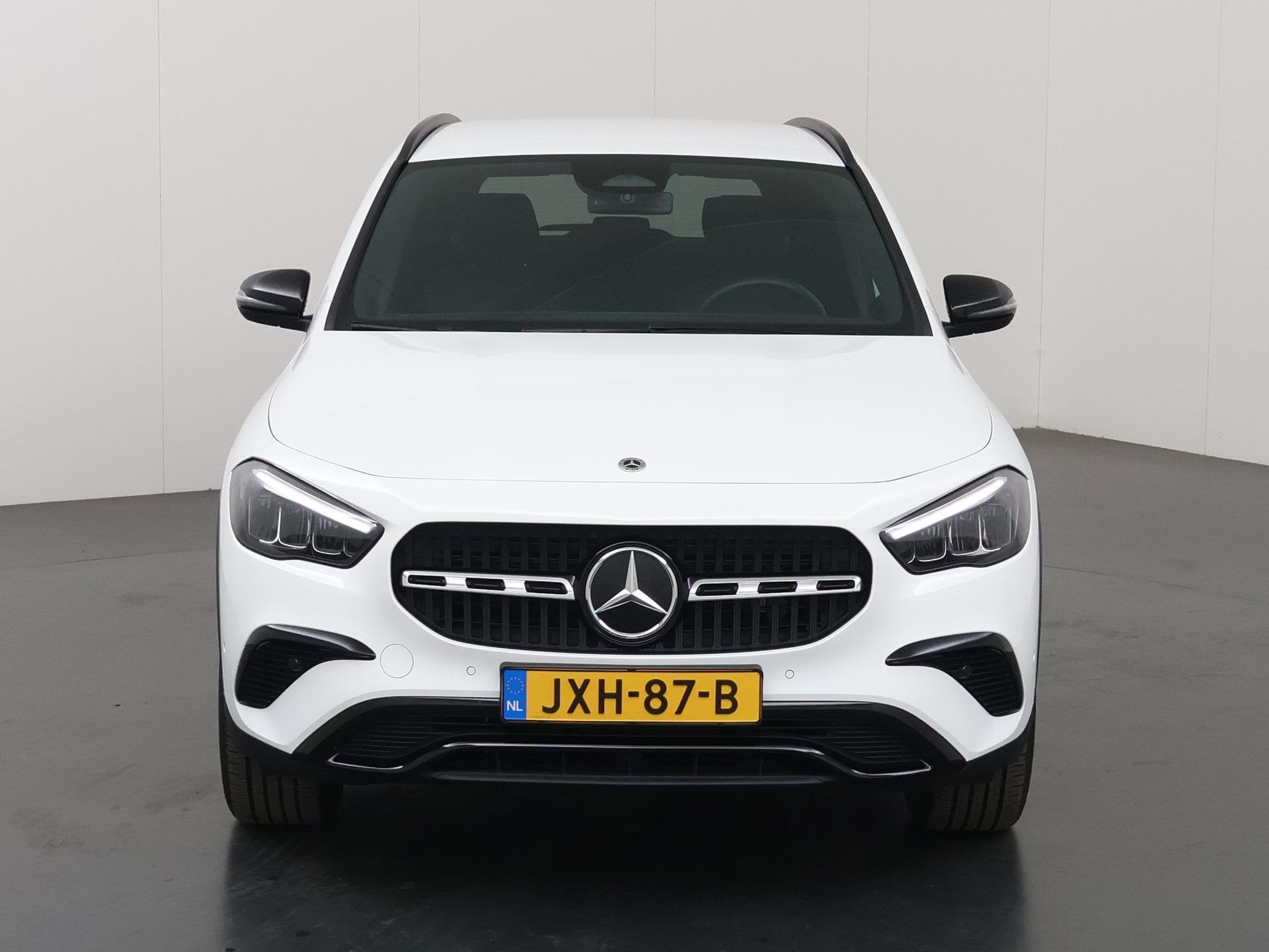 Mercedes-Benz GLA-klasse 250 e Luxury Line | Night pakket |, Auto's, Dealer onderhouden, 4 cilinders, 16 kWh, Wit