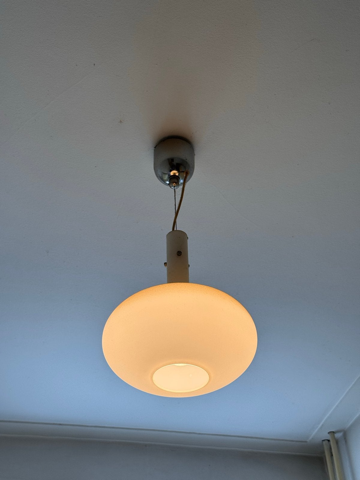 Vintage UFO hanglamp opaalglas wit jaren 60/70 space age, Ophalen of Verzenden, Gebruikt, Glas
