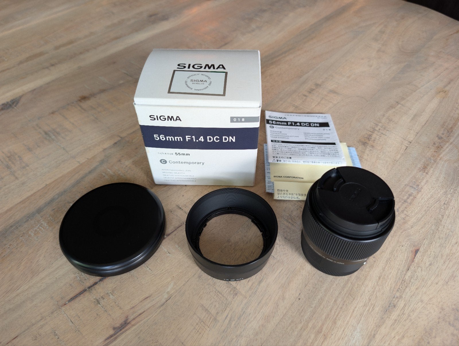Sigma 56mm f/1.4 DC DN Canon EF-M (in doos + Urth CPL filter, Gebruikt, Sigma, 56 mm, Zonnekap
