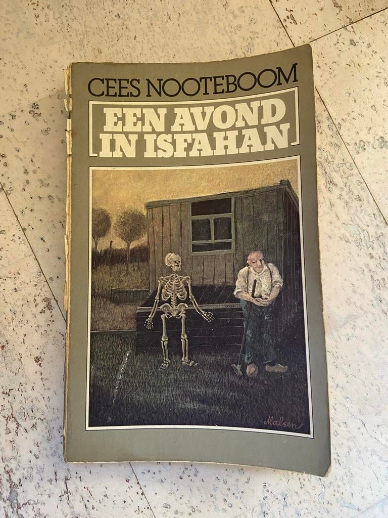 Cees Nooteboom - Een Avond in Isfahan (Reisverhalen), Europa, Ophalen of Verzenden, Reisgids of -boek, Gelezen