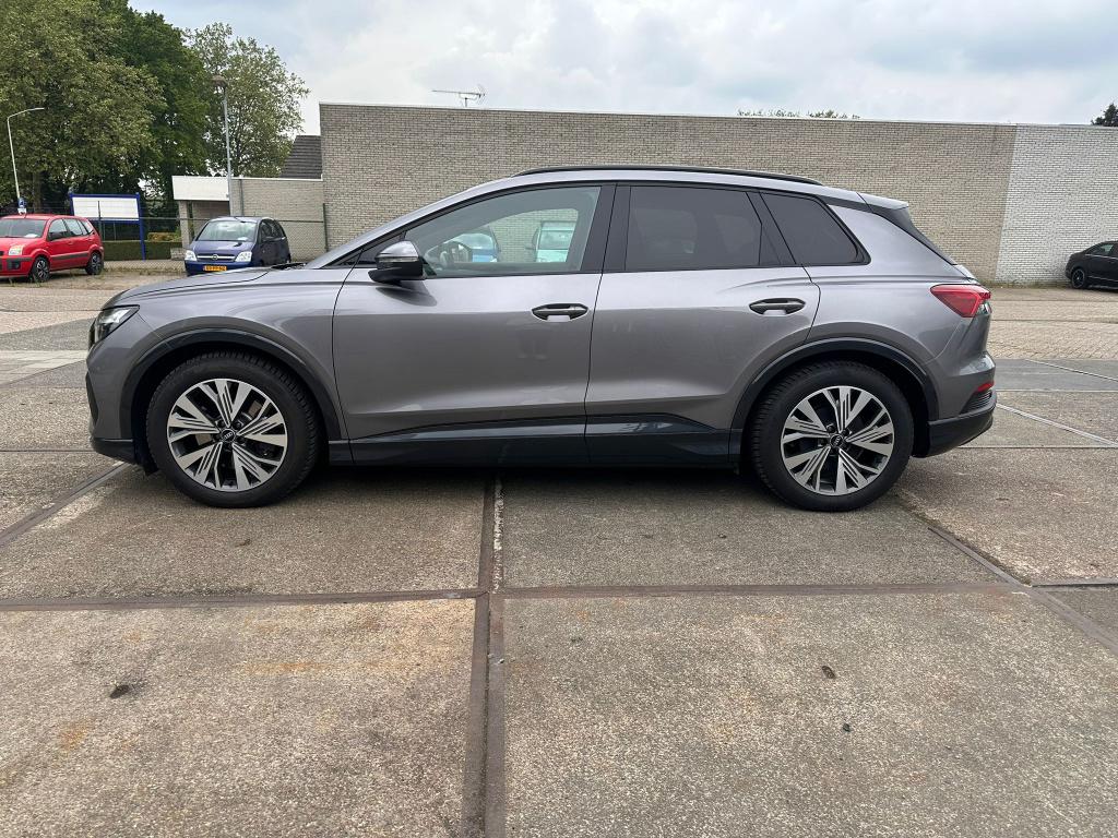 Audi Q4 e-tron 40 E-tron 77kWh 204pk 2021 Grijs, Auto's, Audi, Particulier, Q4 e-tron, Achteruitrijcamera, Airconditioning, Android Auto