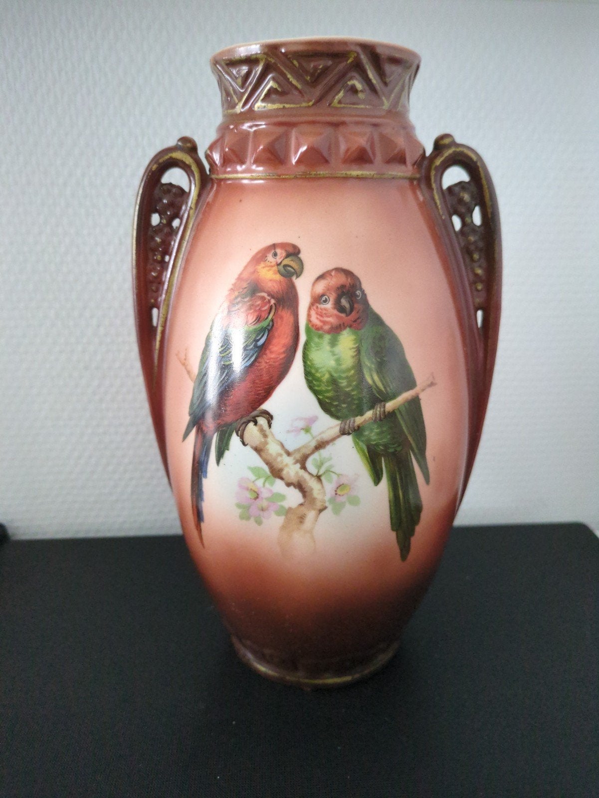 Antieke vaas met vogels - Made in Slovakia, Antiek en Kunst, Antiek | Vazen, Ophalen