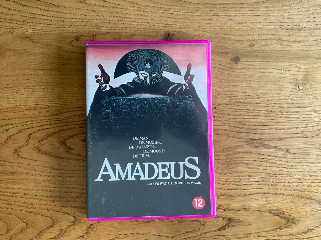 2).  Amadeus - regie Milos Forman,  met Tom Hulce., Cd's en Dvd's, Dvd's | Klassiekers, Ophalen of Verzenden, Zo goed als nieuw