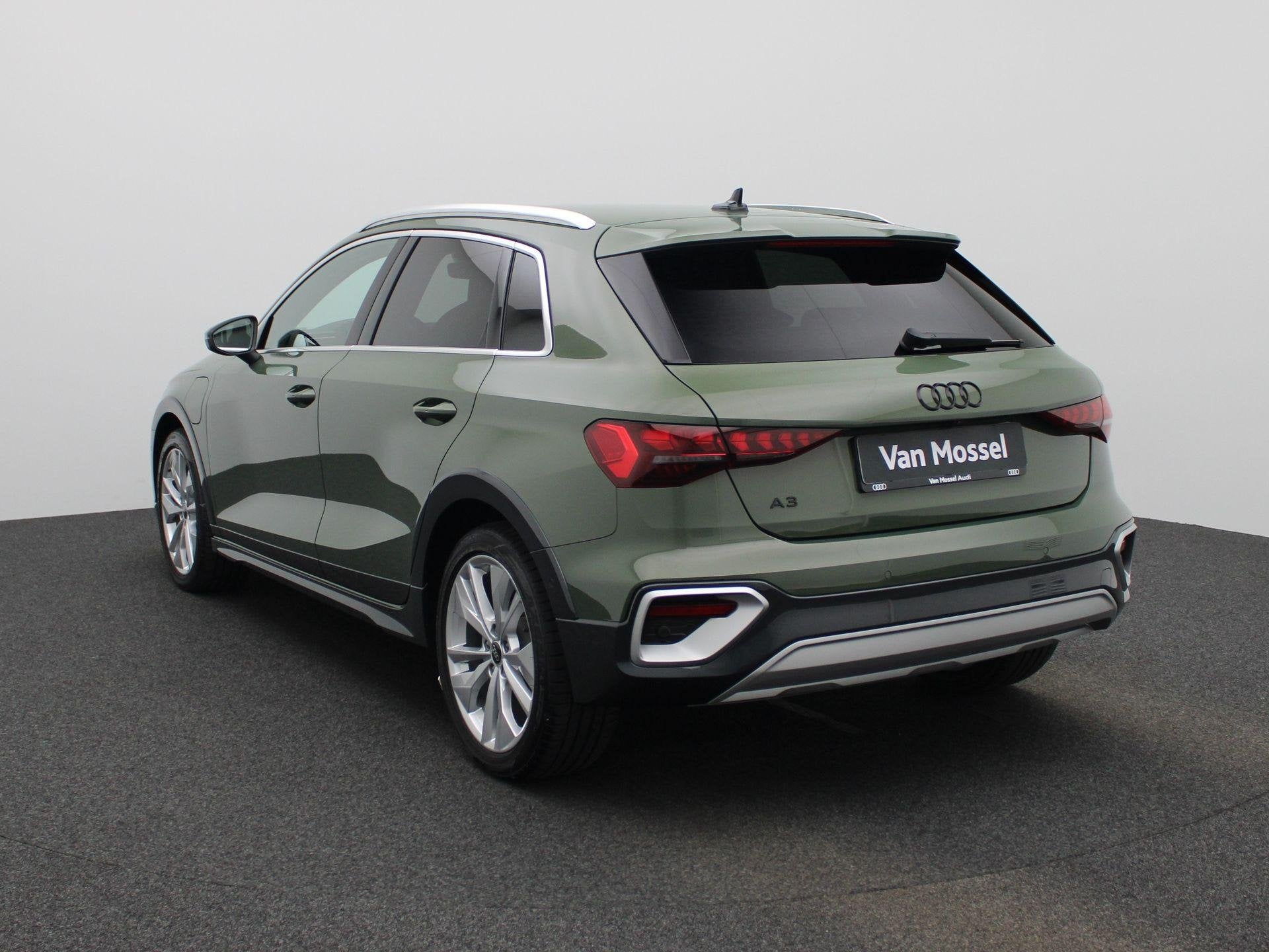 Audi A3 allstreet 40 TFSI e Advanced edition l Adaptive crui, 4 cilinders, Leder en Stof, 26 kWh, Plug-in hybride