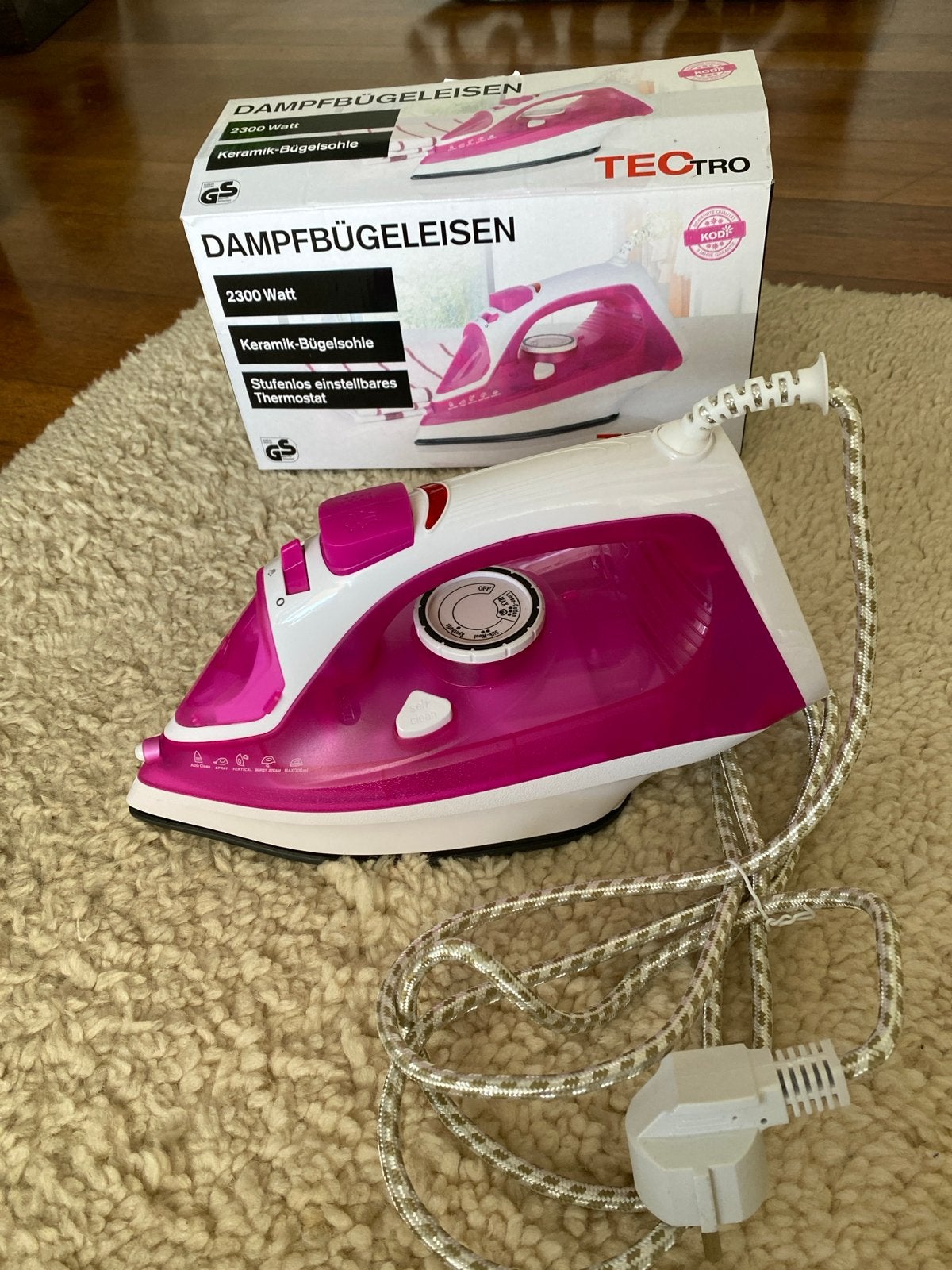 TECtro Stoomstrijkijzer 2300W met Keramische Zolen, Ophalen of Verzenden, Nieuw, Strijkijzer met snoer