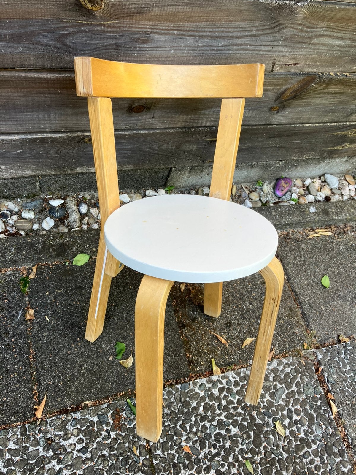 Poppenstoel van licht hout + witte ronde zitting, Ophalen of Verzenden, Zo goed als nieuw, Babypop