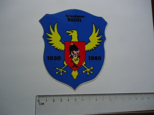 sticker 1980 BUDEL Brandweer retro 50 jaar jubileum, Verzamelen, Stickers, Verzenden, Zo goed als nieuw